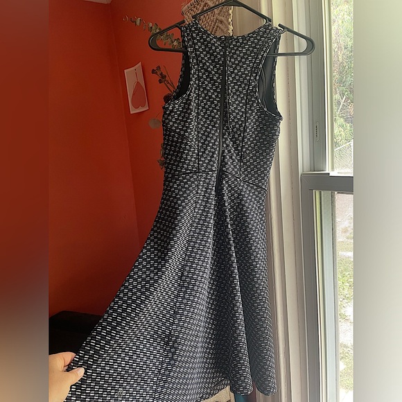 lululemon & Go ‘Til Dawn Dress size 4 - Picture 2 of 6